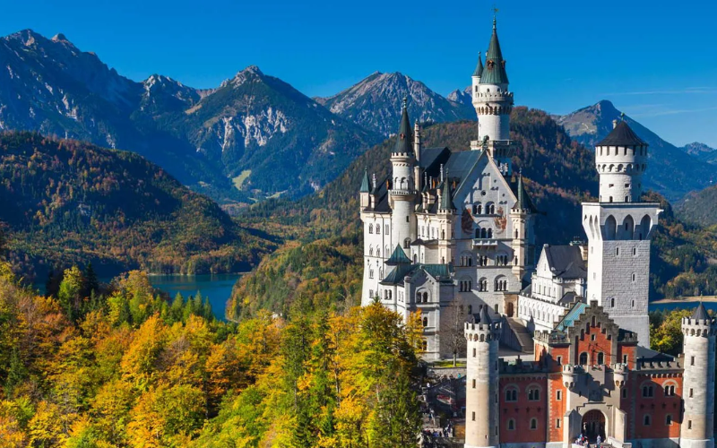Neuschwanstein Castle – Lâu đài cổ tích giữa đời thực